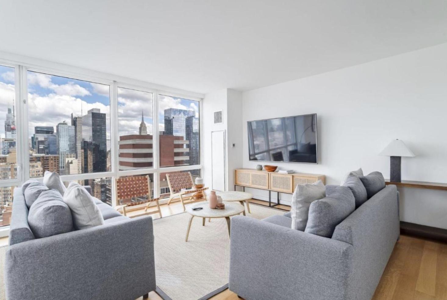 Super Stunning Views With Amazing 2 Beds 1,5 Bath Apartment